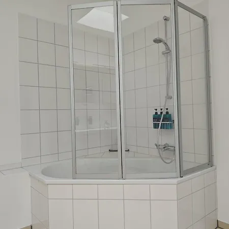 2 Zentral In Für 11 Personen, Familien Und Firmen Aquisgrán